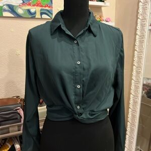 Shinestar Cropped Green Collared Button-Down Long Sleeve